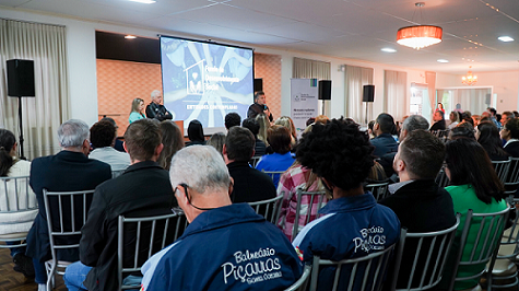 Evento do fundo social reuniu 60 entidades em Blumenau