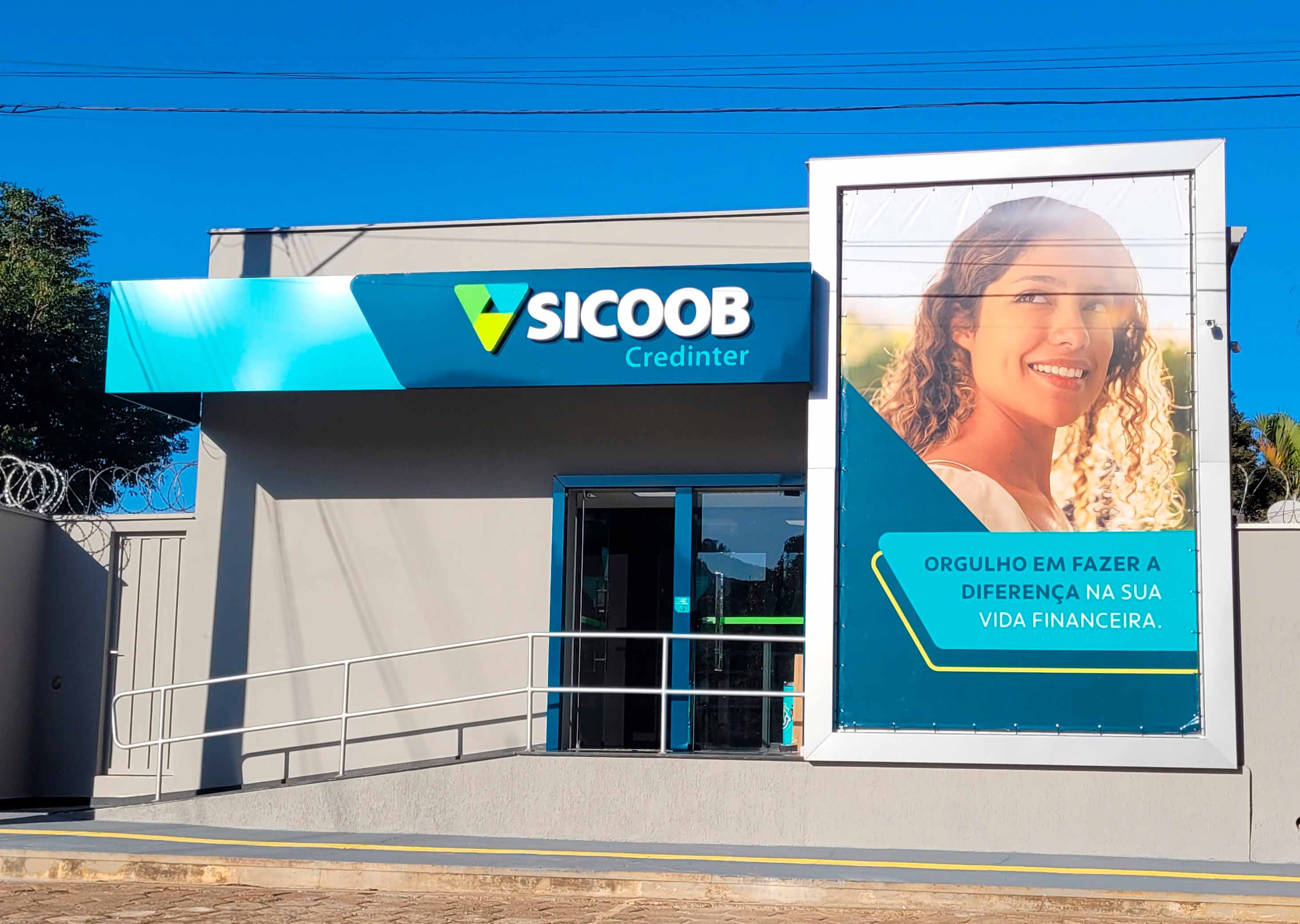 Sicoob Credinter reinaugura agência em Santa Cruz do Prata