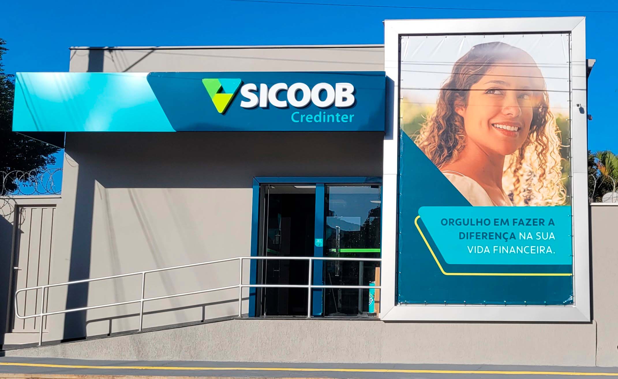 Sicoob Credinter reinaugura agência em Santa Cruz do Prata