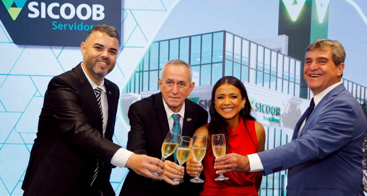 Diretor Operacional, Rafael Oliveira Dutra. Fundador e Assessor do Conselho de Administração, Welington Carvalho Branco Saldanha. Diretora Presidente, Roberta Cristina Bispo de Carvalho e Presidente do Conselho de Administração, Marcio José Neves Gomes.